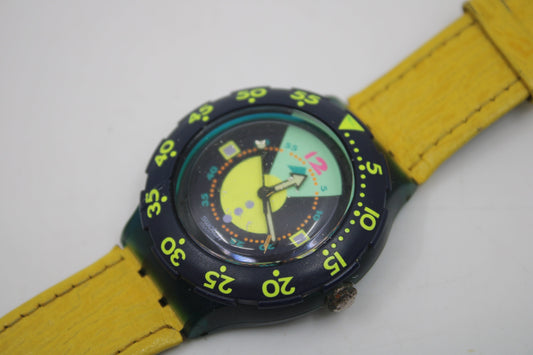 1992 Vintage Swatch Scuba 'Divine' SDN102, VERY nice condition, working 100%, Original Swatch Strap