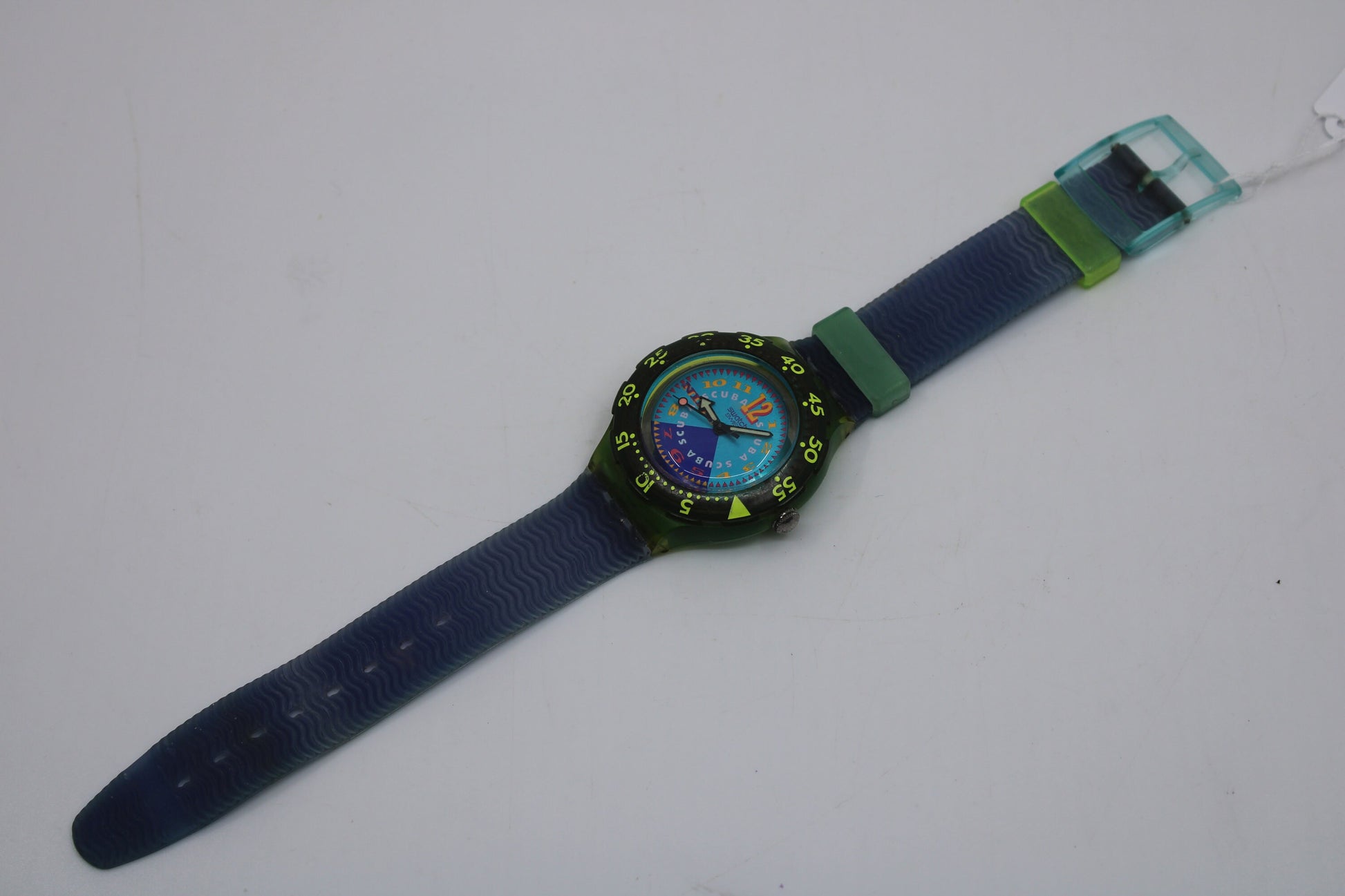 1992 Vintage Swatch Scuba 'Bermuda Triangle' SDN106, used condition, working 100%, original strap