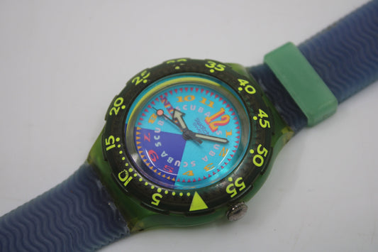 1992 Vintage Swatch Scuba 'Bermuda Triangle' SDN106, used condition, working 100%, original strap