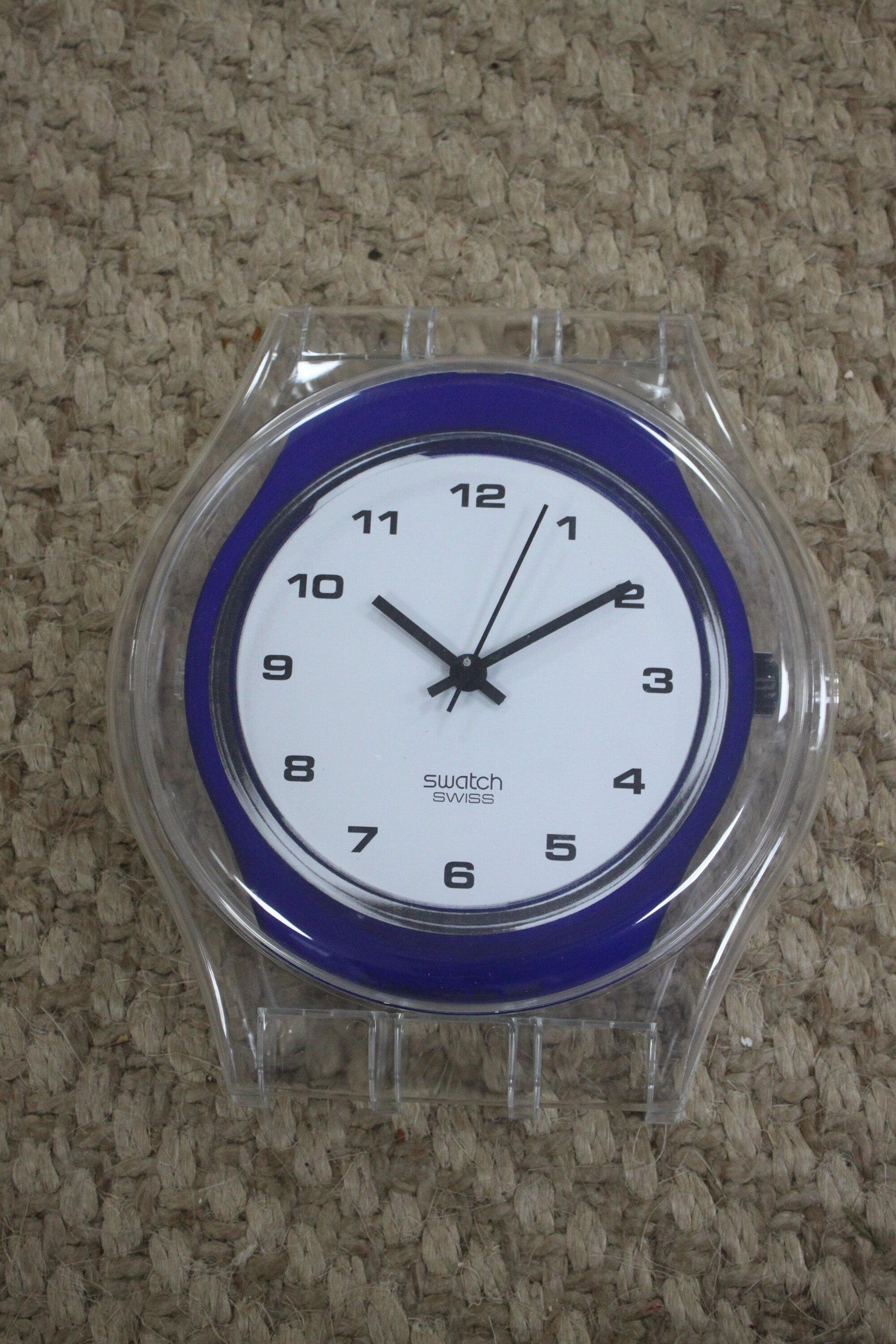 VERY GOOD condition 1997 Maxi Swatch, &#39;Small In Big&#39;, MGK254 unique, Good condition, working 100%, NO Strap included in the sale!
