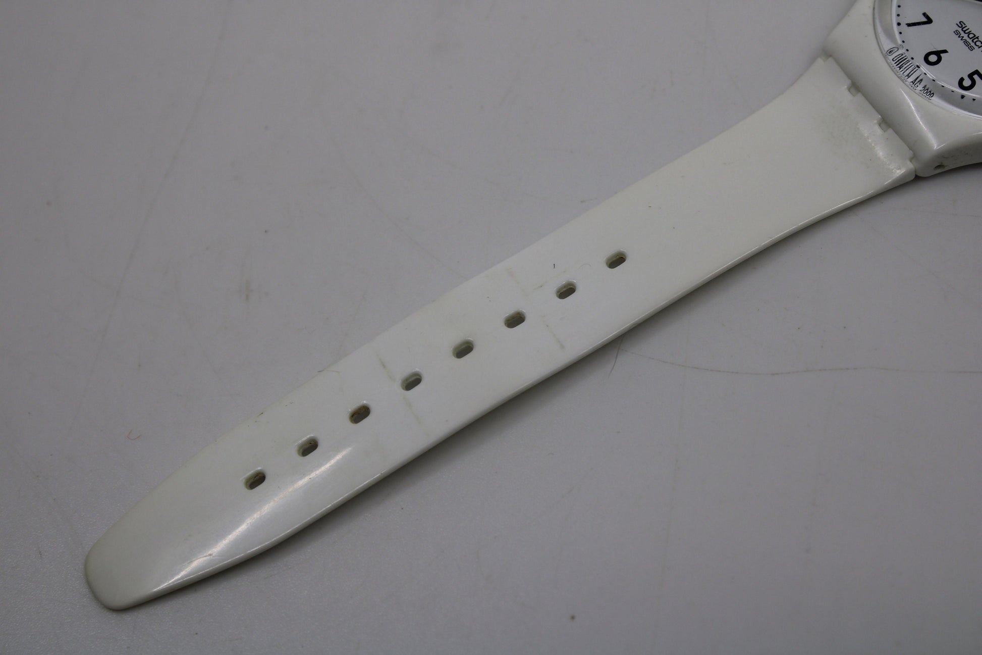 Very nice 17mm Gents Swatch, 'Just White', GW151, in perfect working order!