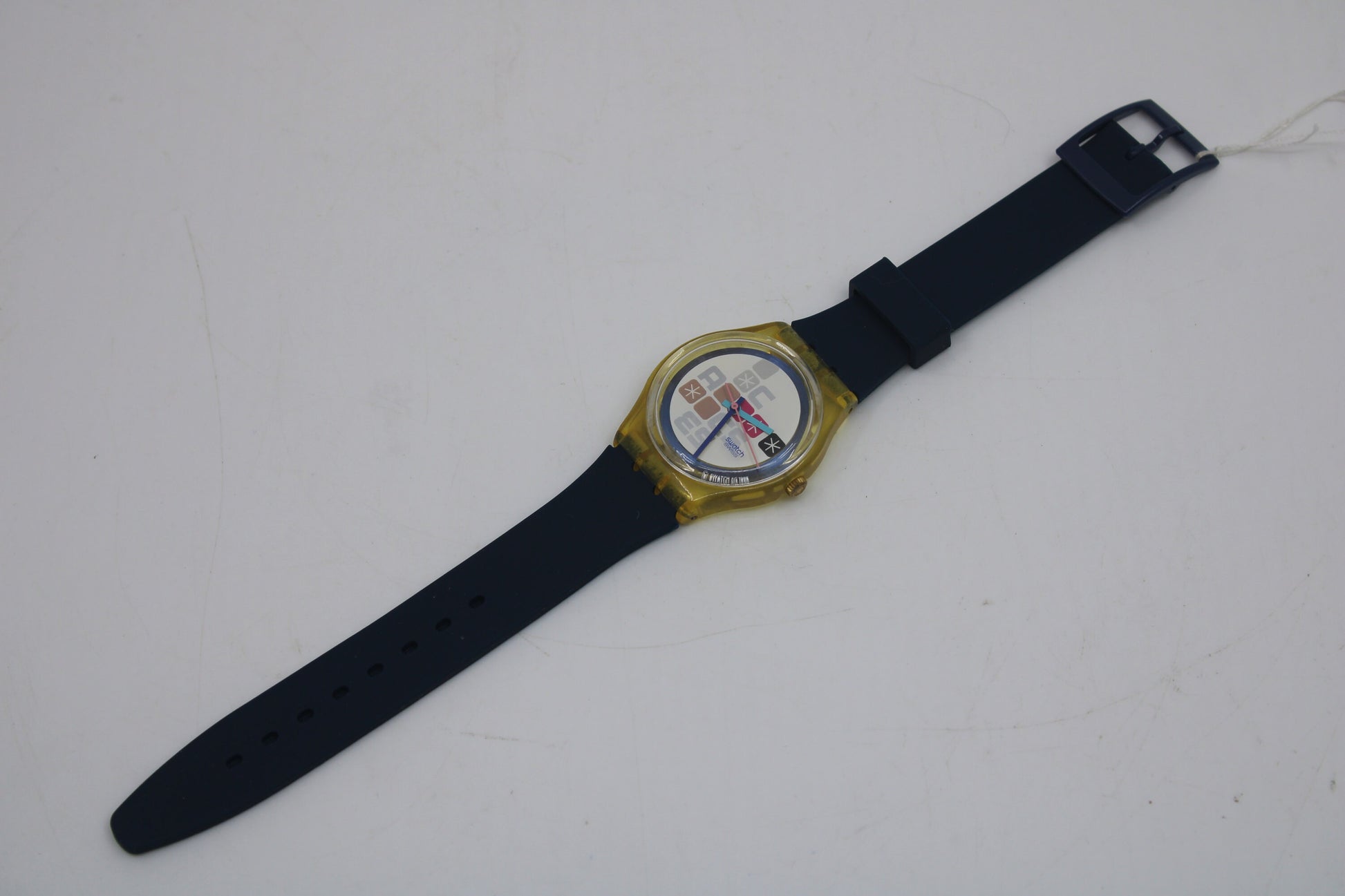 1997 Vintage Gents Access Swatch 'Comin' Thru' SKK105, in a nice, vintage condition, Working 100%, Non-Original Strap
