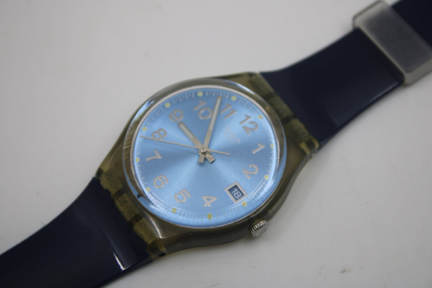 2000, 17mm Gents Swatch, 'Blue Choco', G415, rough condition, in perfect working order!