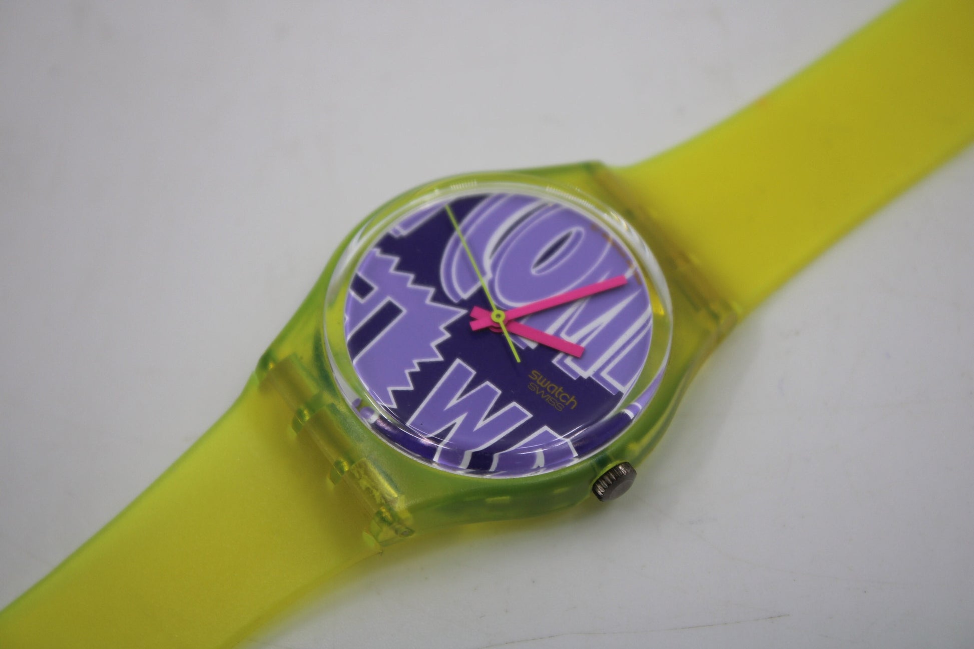 1990 Vintage Gents Swatch 'Robin' GJ103, New Old Stock, Unused Condition, working 100% with a NON-original brand new strap